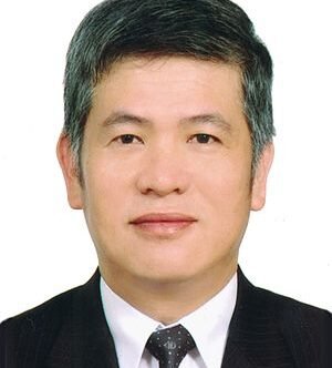 施理事長二吋大頭照